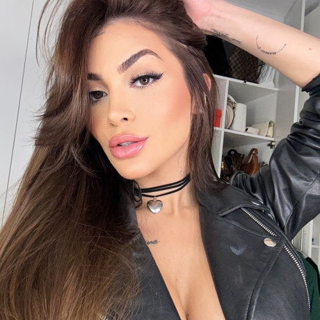 Mari Ávila - onlyfans