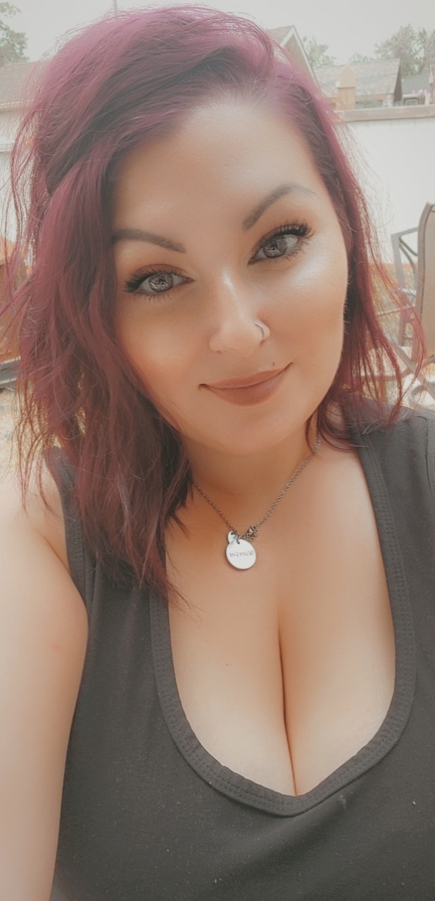 Curvy browneye baby at onlyfans