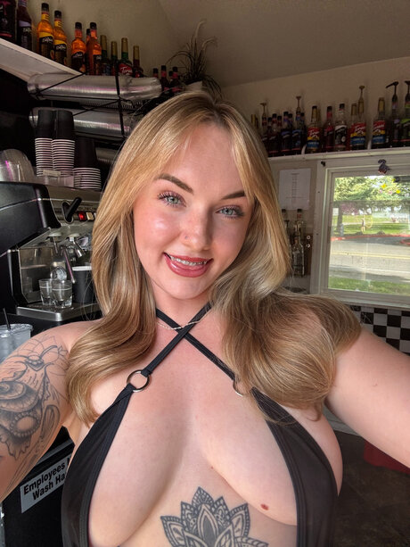 Danielle - onlyfans