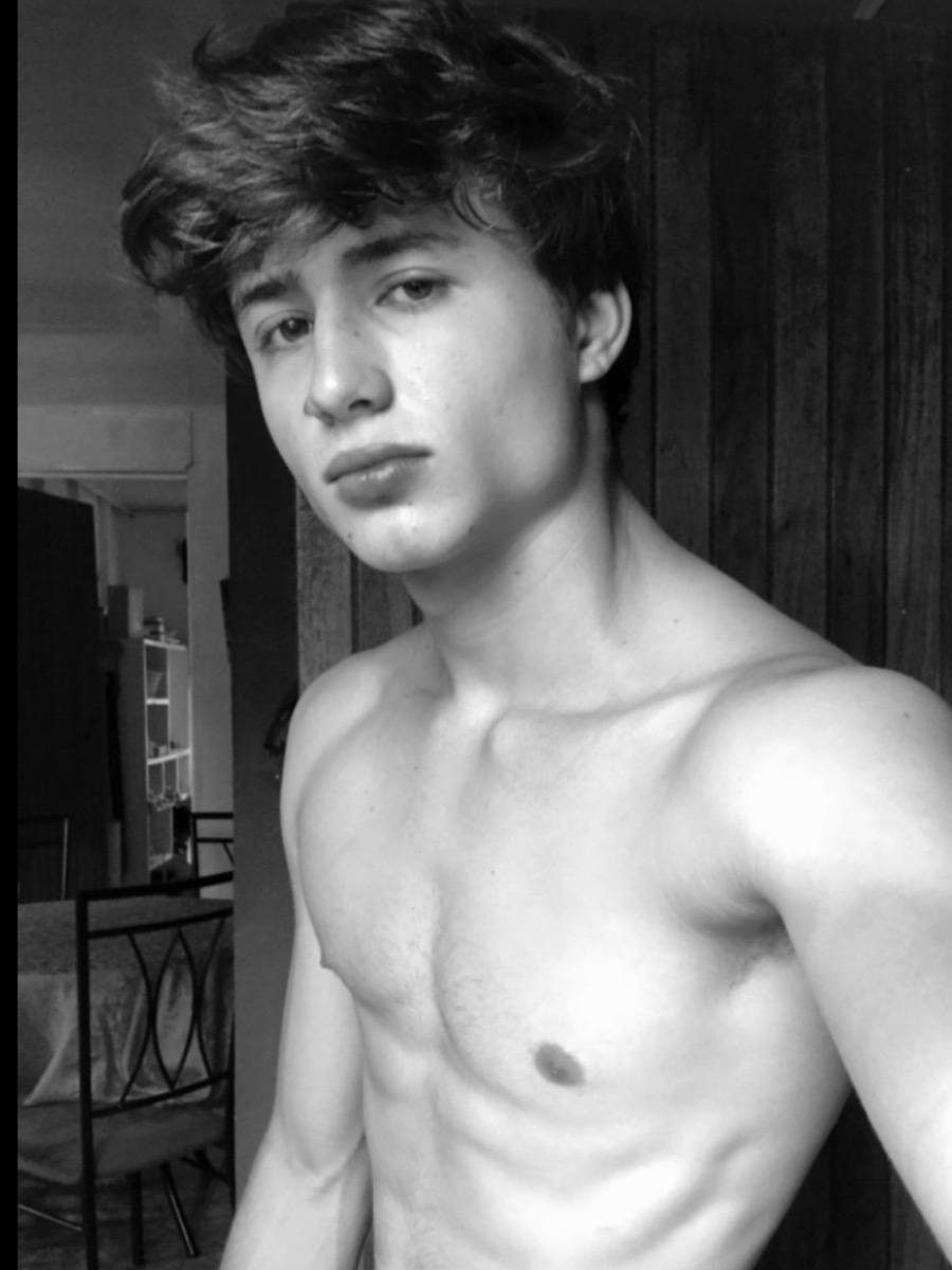 Youngtoy🍬 at onlyfans