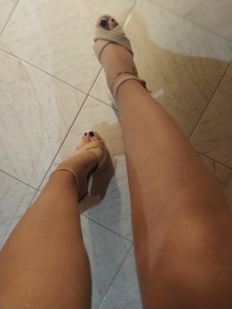 loook at my goooodies 😈♥️💅😋 - onlyfans