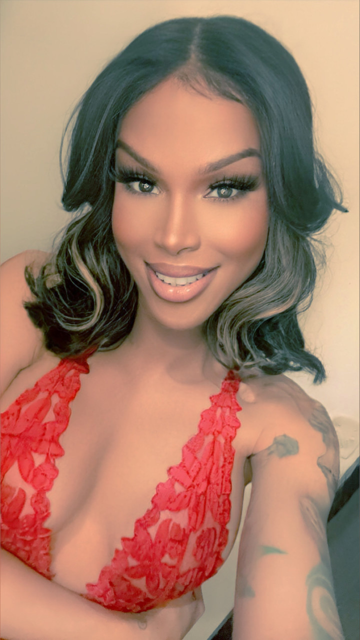 BellaBeauty Hung at onlyfans