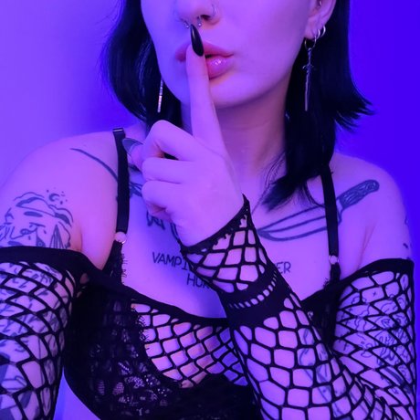 𝔤𝔬𝔱𝔥 𝔟𝔲𝔫𝔫𝔶
