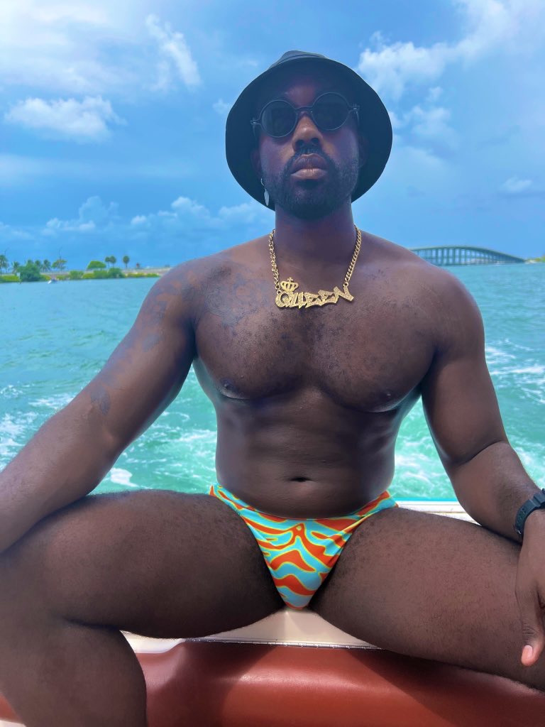 Aaron KingXXX at onlyfans