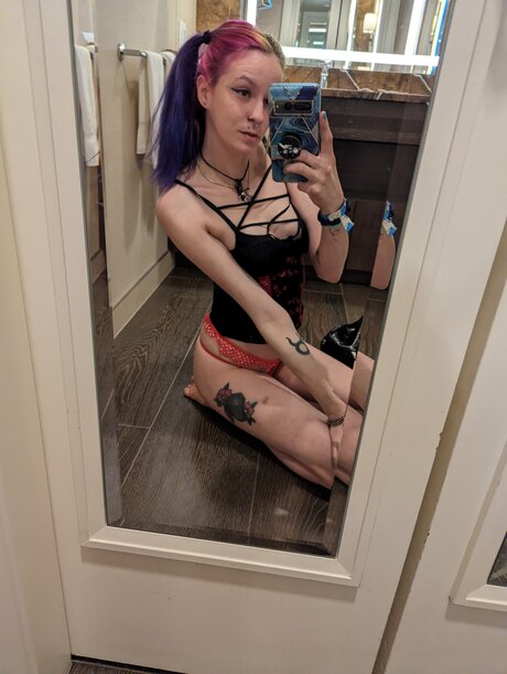 Luna - onlyfans