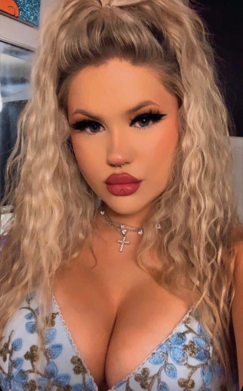 Nikki at onlyfans