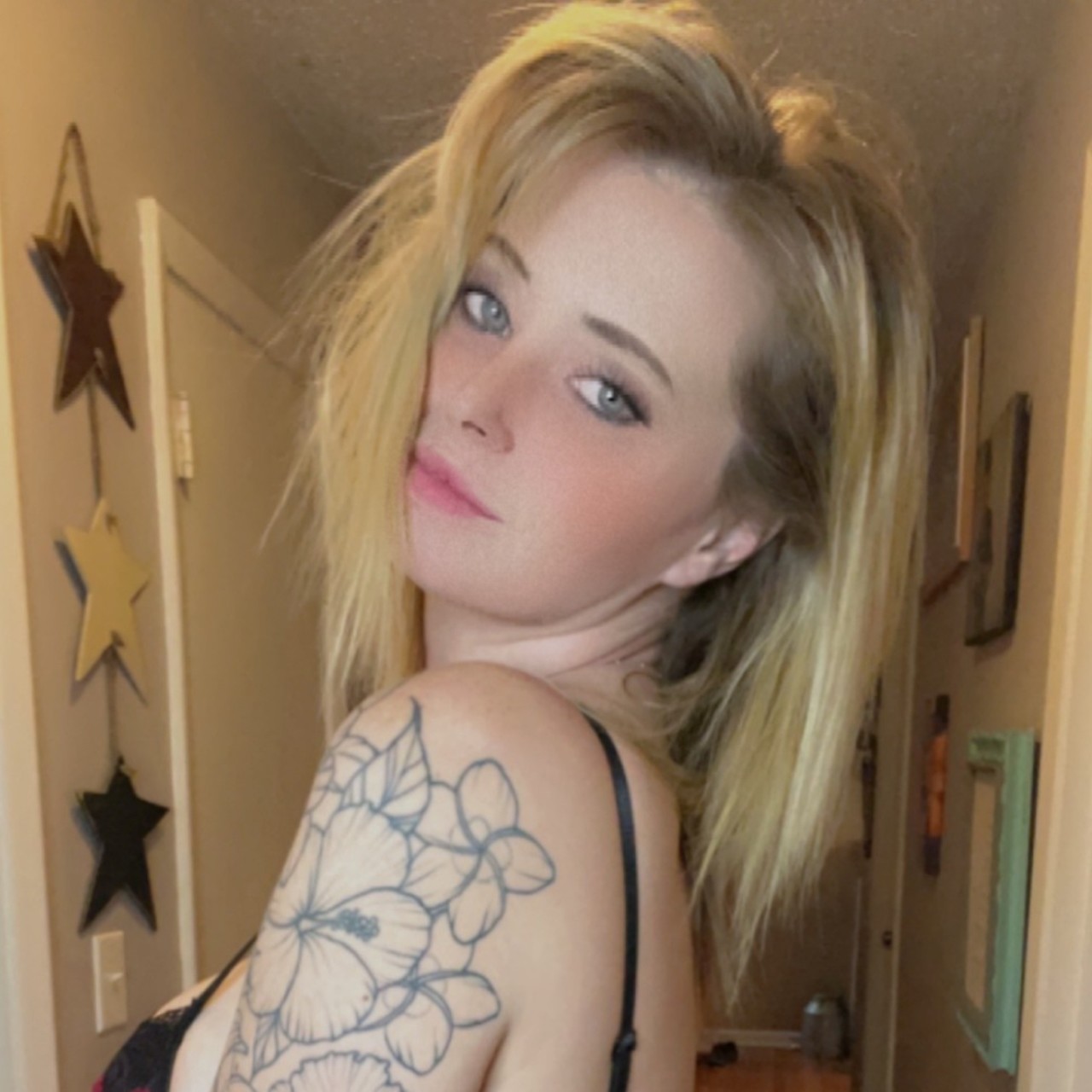 ASHLEY - YOUR FAVORITE COUNTRY MOM at onlyfans