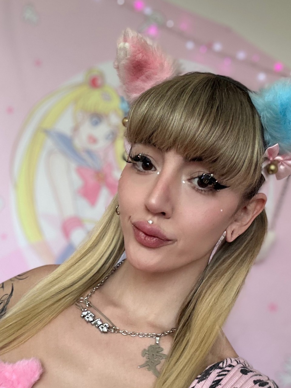 𝕿𝖍𝖊𝖎𝖆 at onlyfans
