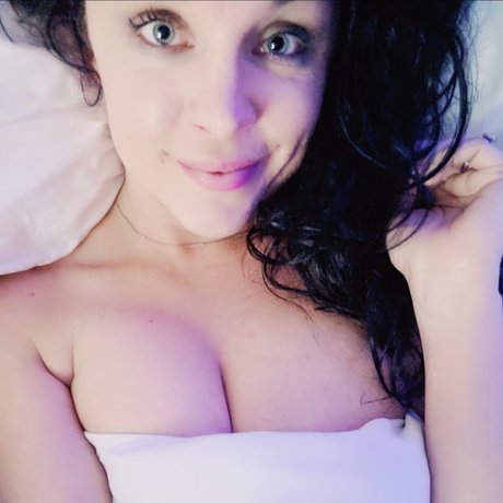 𝓒𝓱𝓻𝓲𝓼𝓽𝓲𝓷𝓮 𝓛𝓮𝔀𝓲𝓼 - onlyfans