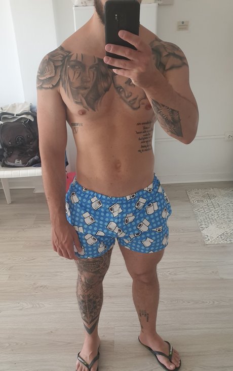 🇮🇹MUSCLE TOYBOY 😜😘