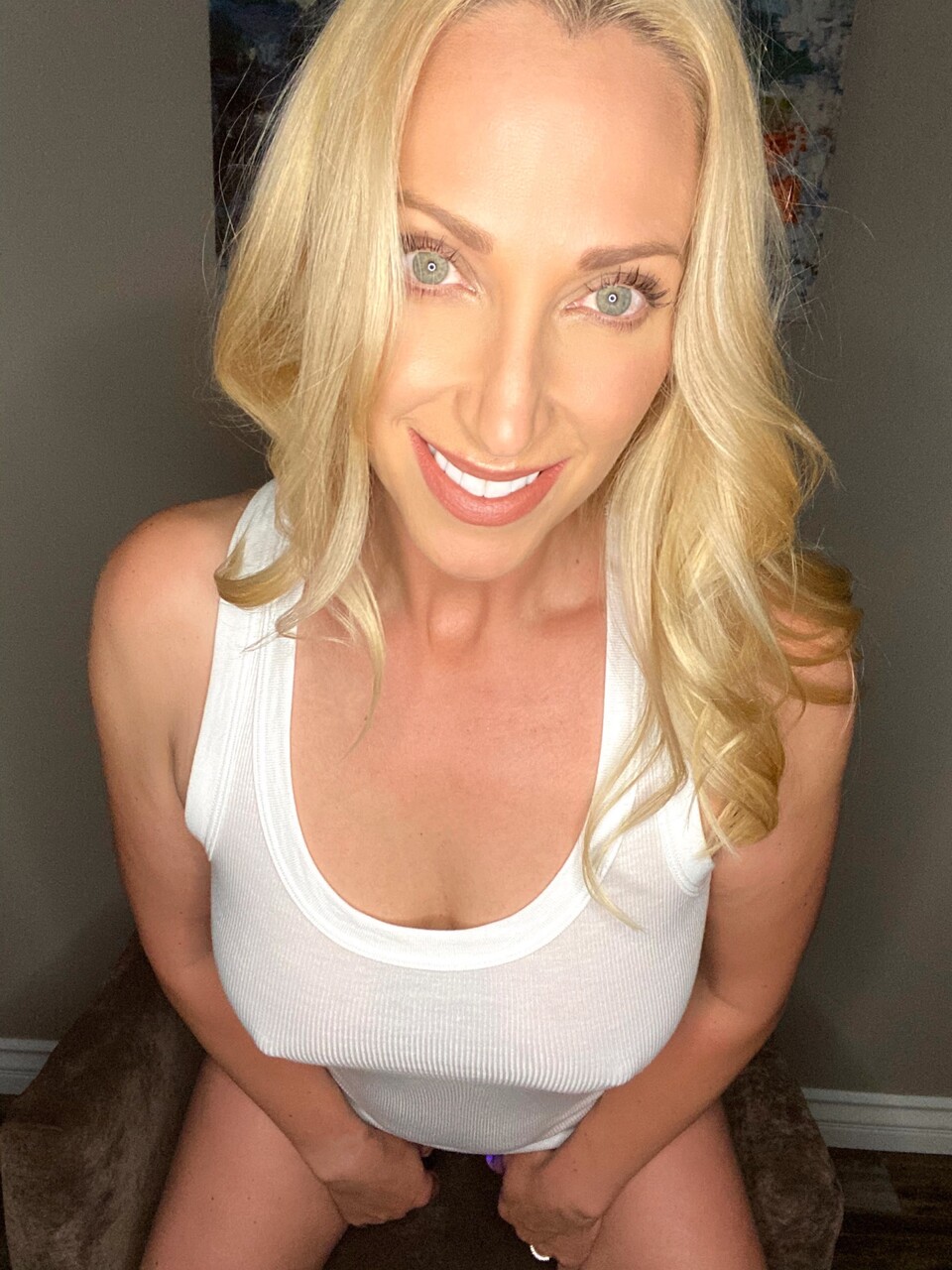 Above Average Housewife at onlyfans