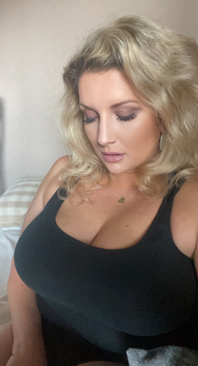 Amberlovesretro at onlyfans