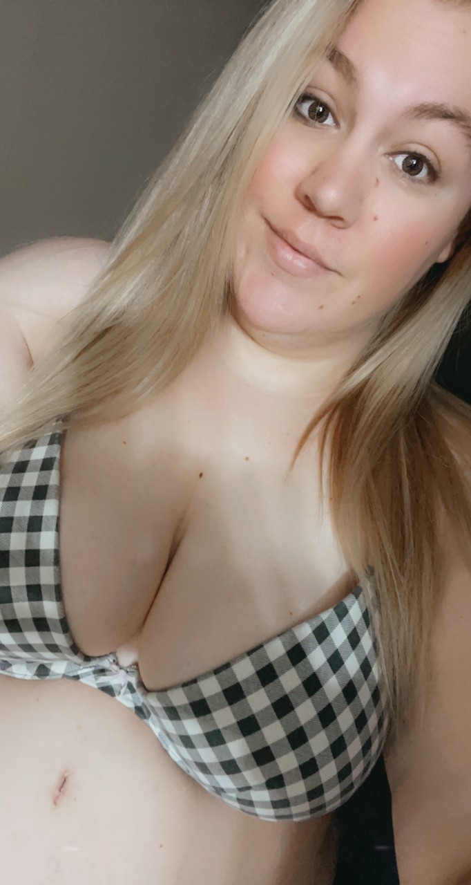 Lindsay Fontenot at onlyfans