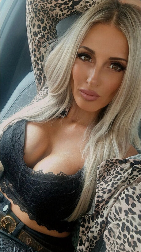 Iva Blondie