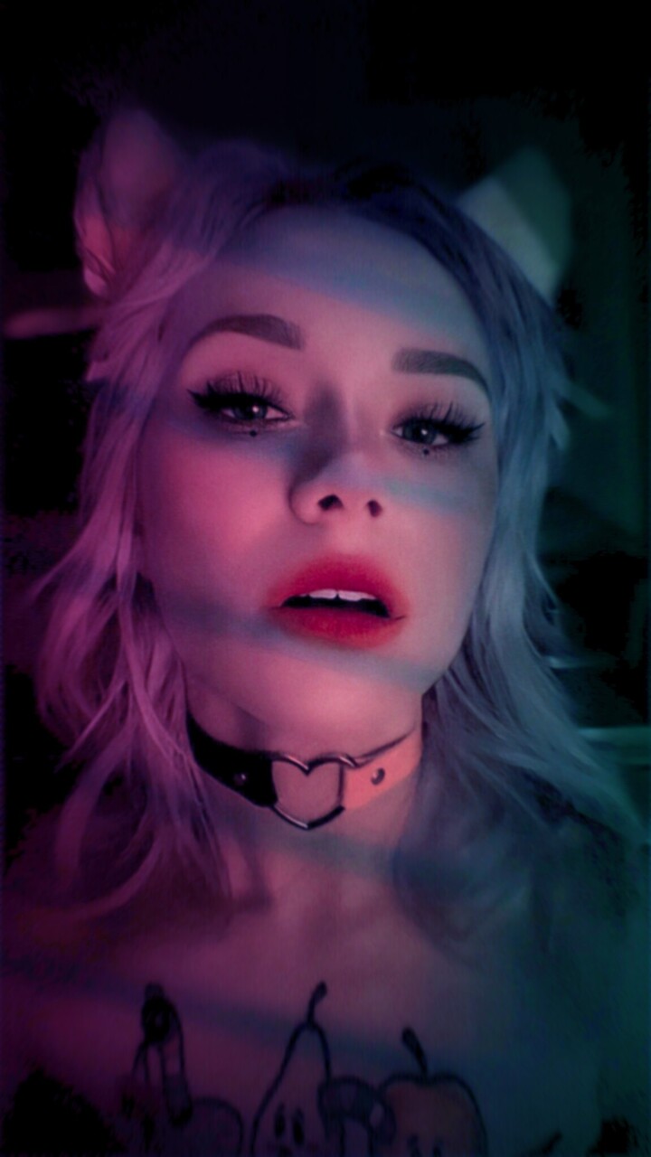 KIRA ROLLER at onlyfans