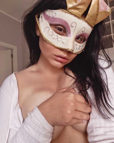 𝑳𝑨𝑼𝑹𝑨 𝑹𝑶𝑫𝑹𝑰𝑮𝑼𝑬𝒁 - onlyfans