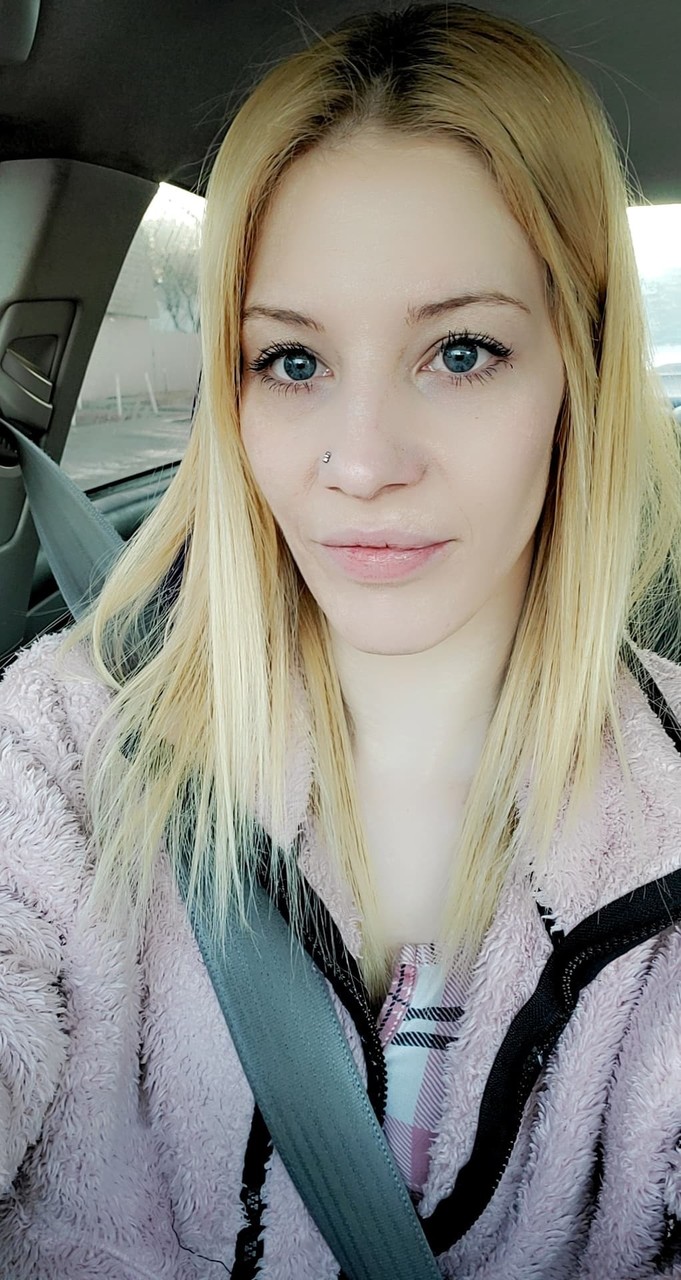 Blonde Queen at onlyfans