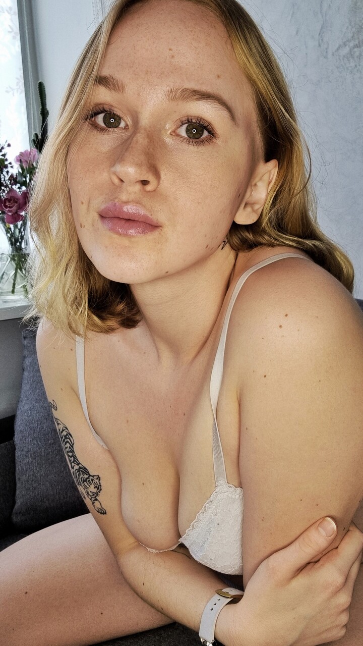 evarose at onlyfans