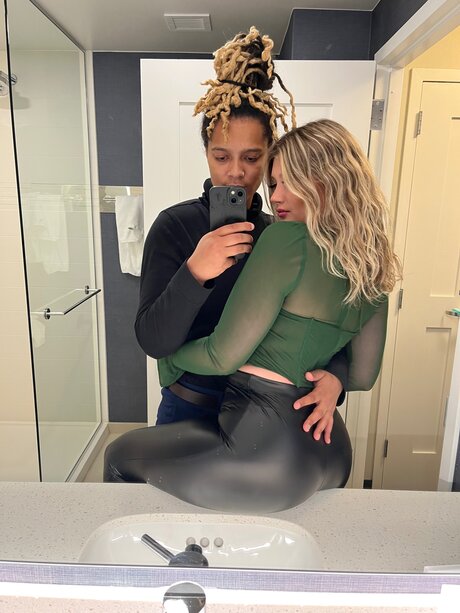 Sarah &amp;amp E